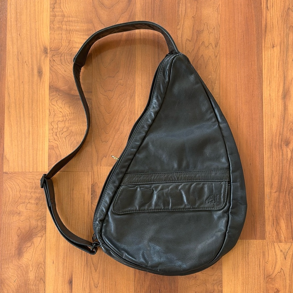 Ameribag Men’s Sling Bag for Gentlemen Who Like to Travel Vintage